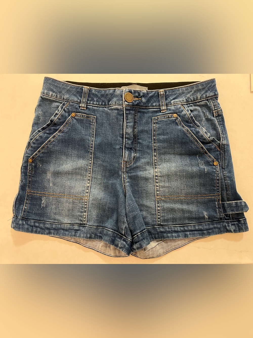 Wit & Wisdom Ab-solution Cuffed Utility Denim
Shorts - Size 10